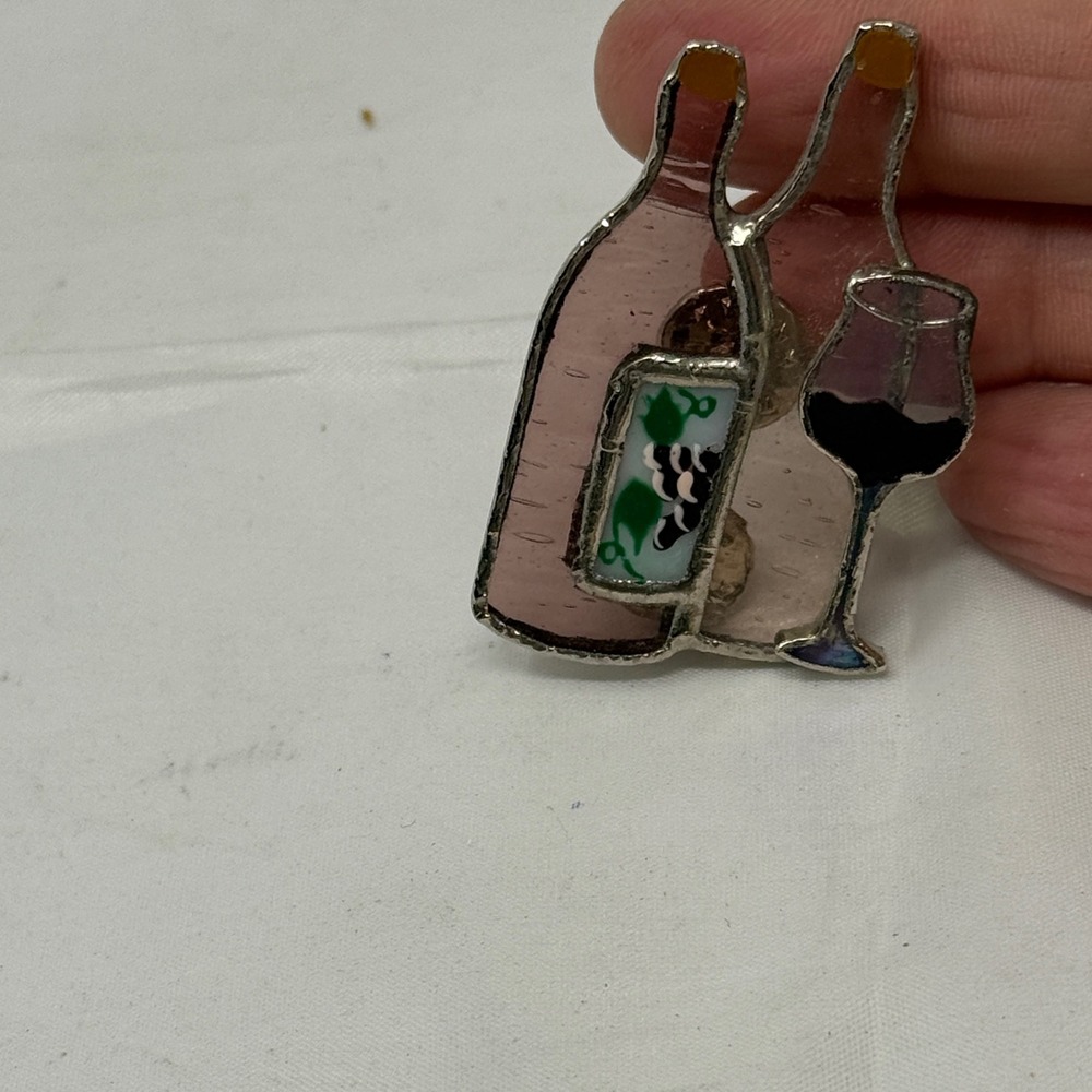 Artisan Stained Glass Wine Bottles and Glass Pin Brooch Iridescent Mauve